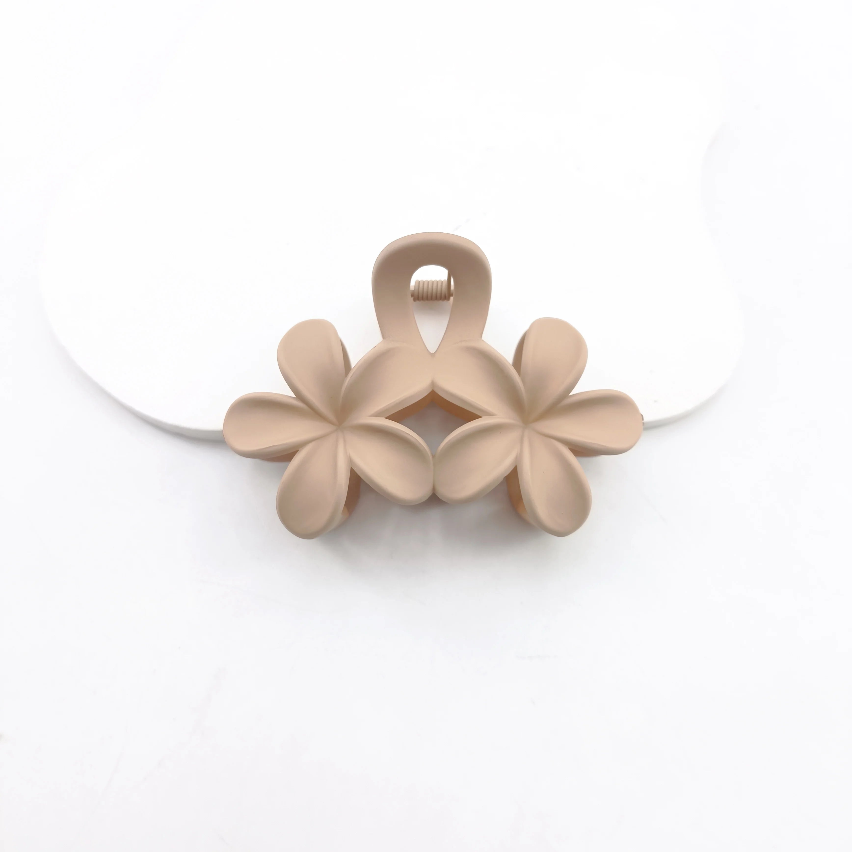 Flower Hair Claw Clips Non-Slip Matte Flower Hair Clips for Women Cute Hair Clips, Hawaiian Hair Flower Clip Large Plumeria